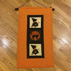 Quilted Halloween Wall Decoration Appliqué Witches and Cat